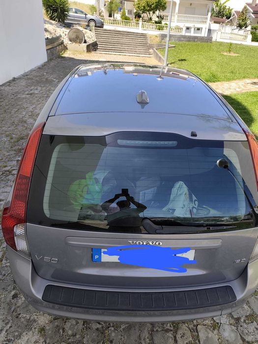 Volvo V50.