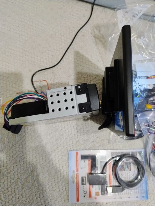 Магнітола android  1 din .з поворотним екраном 10 ,1 ,.