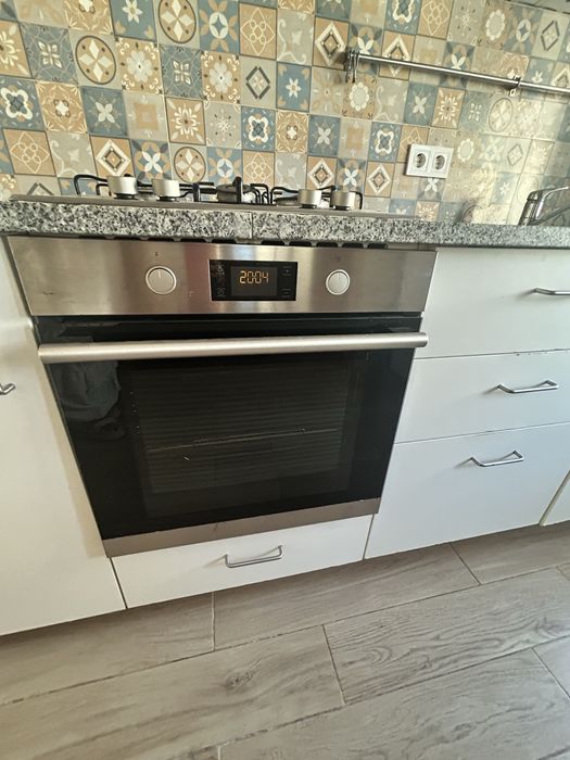 Cozinha completa com bancada de granito + eletrodomésticos
