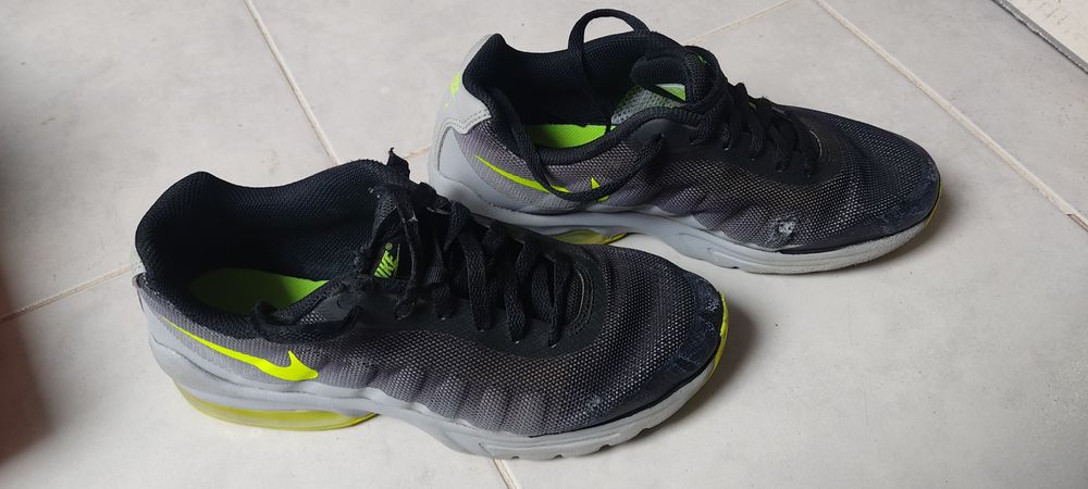 Ténis azuis  Nike. 38.5
