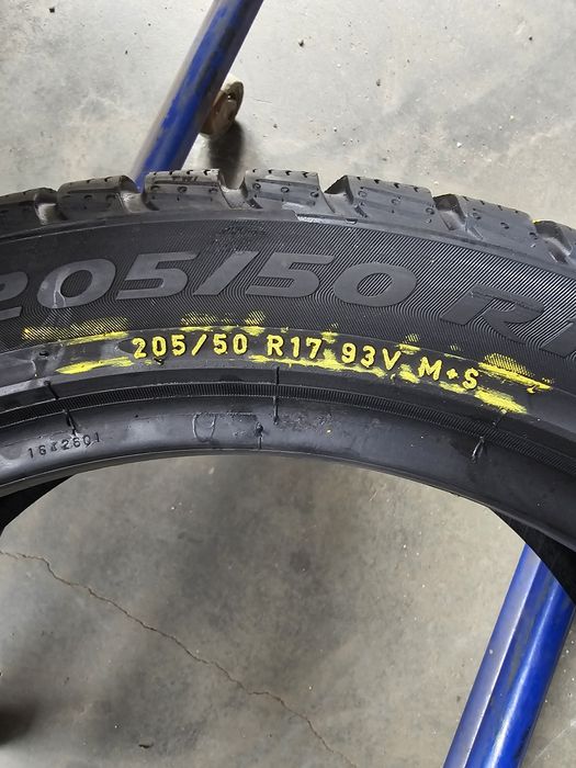 205/50R17 93V  Pirelli Sottozero  3