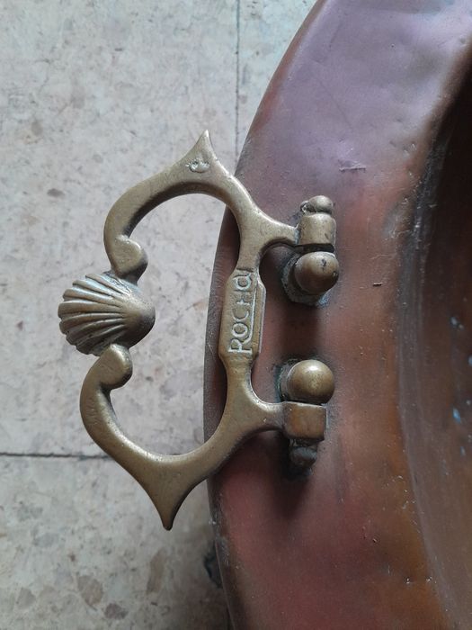 Braseira antiga em cobre