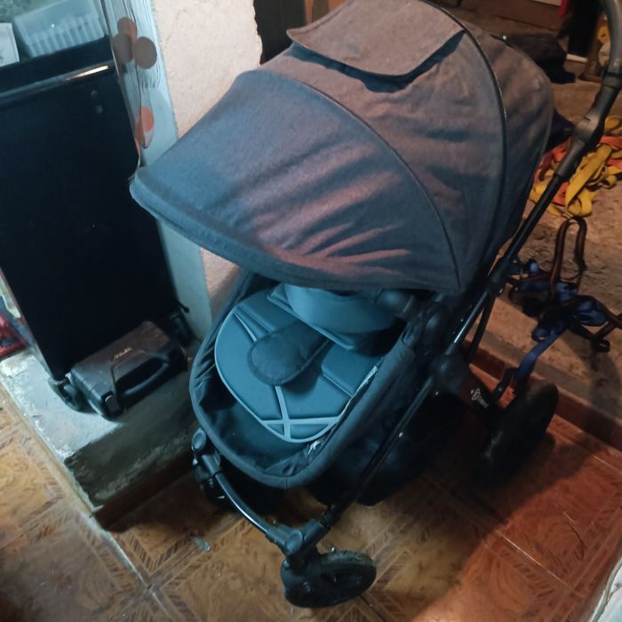 Carrinho bebê kinderkraf moove