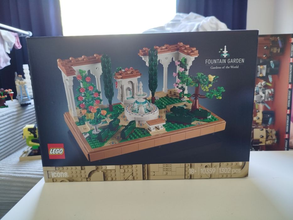 LEGO icons fontanna w ogrodzie