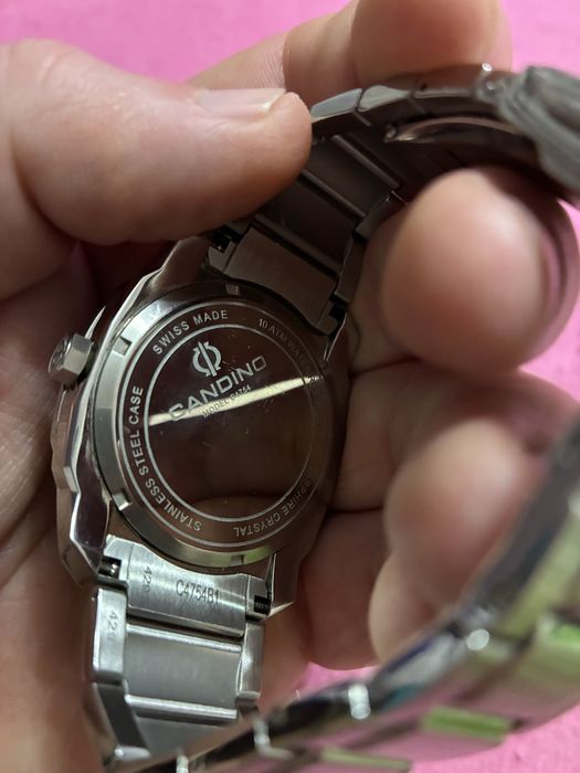 На гарантии состояние новых.полный комплект