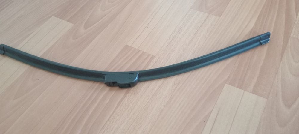 Щітка склоочисника безкаркасна