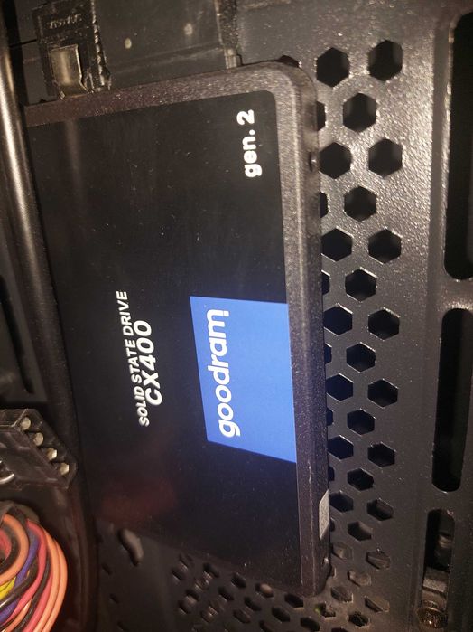 Sprzedam komputer w zestawie.