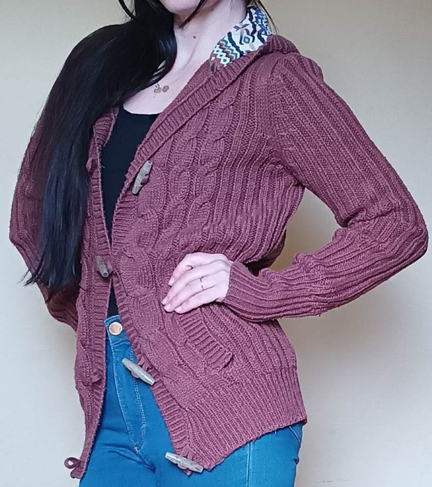 Brązowy sweter Terranova