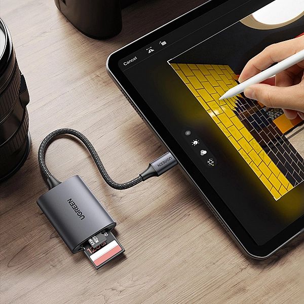 Czytnik kart SD/TF Ugreen CM401 USB C 5Gb/s - szary