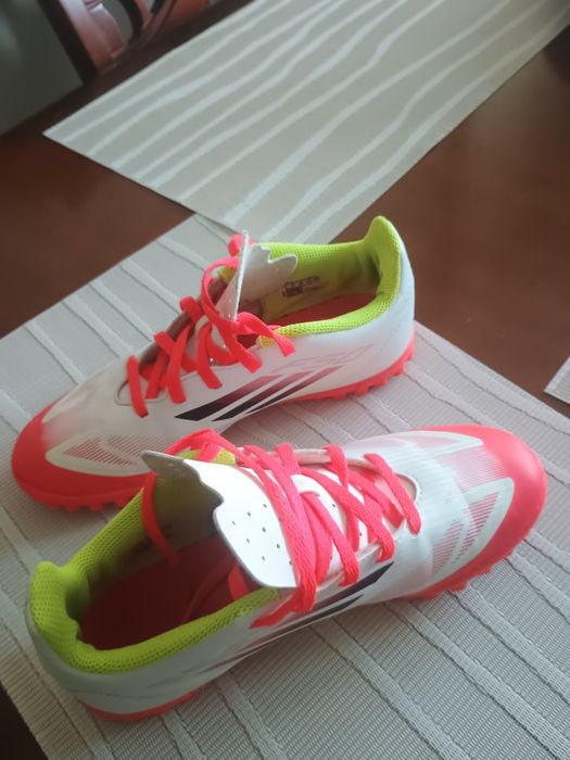 Buty sportowe halówki  Adidas r.36 jak nowe .