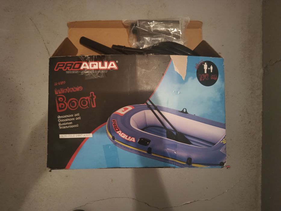 Ponton dmuchany z wiosłami