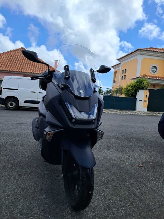Kymco Skytown 125cc (2024) – Estado de Nova | 12.000km | Econômica (40km/L)