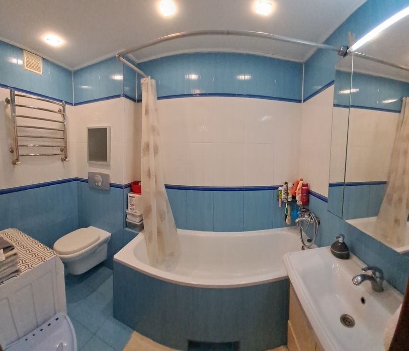 Продам трёх  к.квартиру  в г. Самар (Новомосковск).