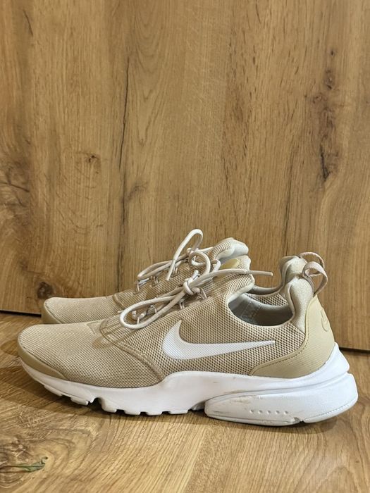 кросівки nike зручні