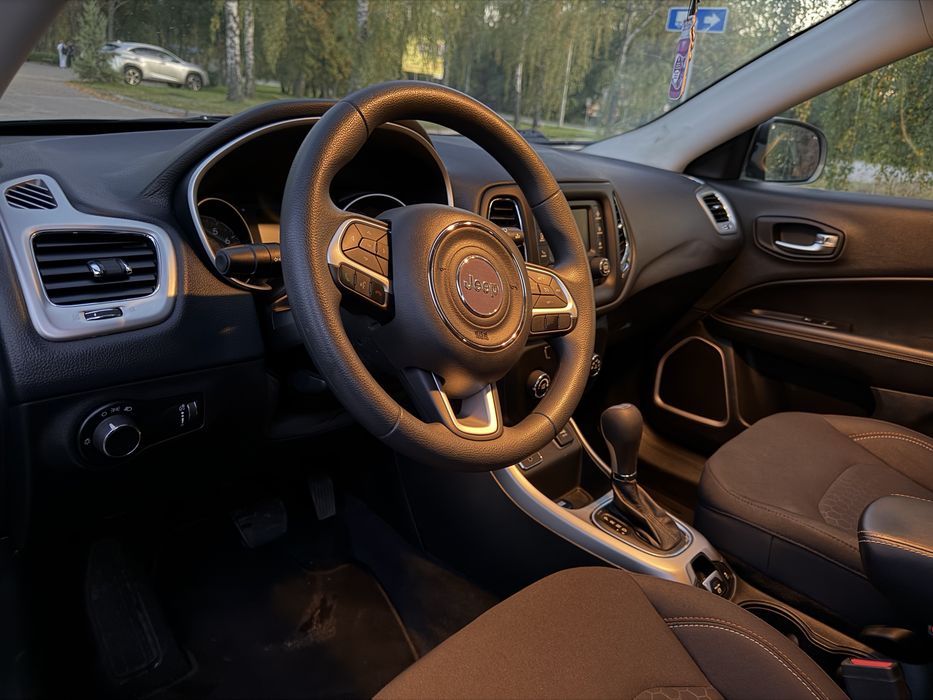 Продам Jeep Compass