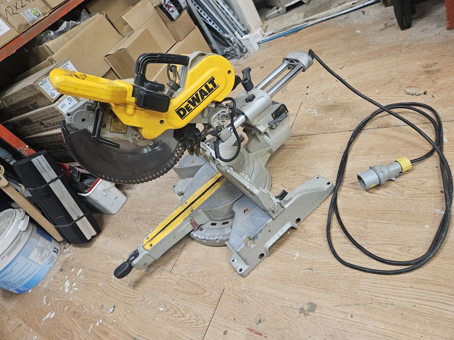 DEWALT DW717XPS pilarka ukosowa 250mm XPS 110v