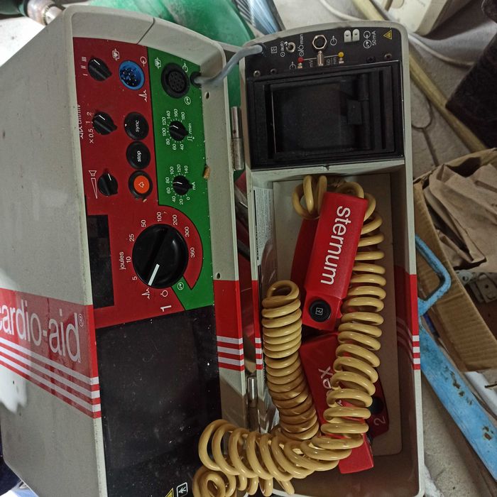 Defibrylator cardio-aid 750 stan nieznany.