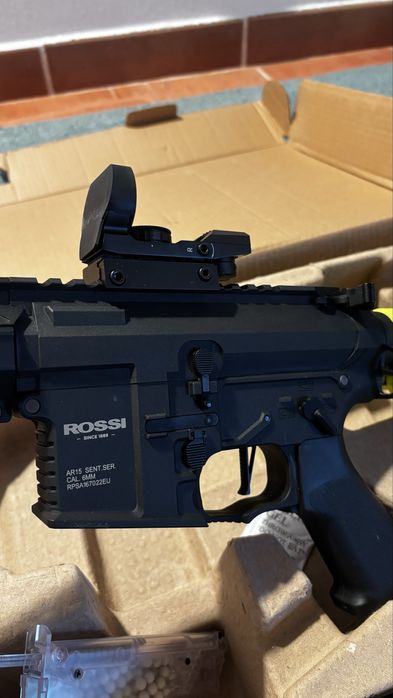 Arma de airsoft rossi sentinel omega