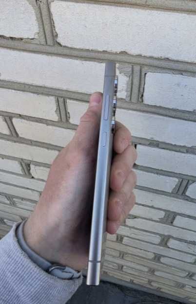 Телефон  Samsung galaxy s24ultra 256 gb