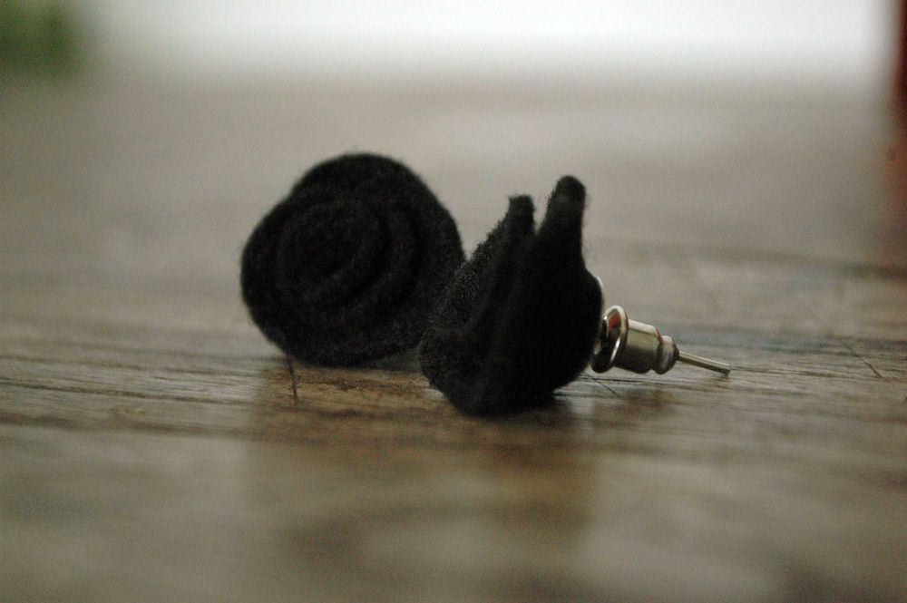 Brincos góticos florais