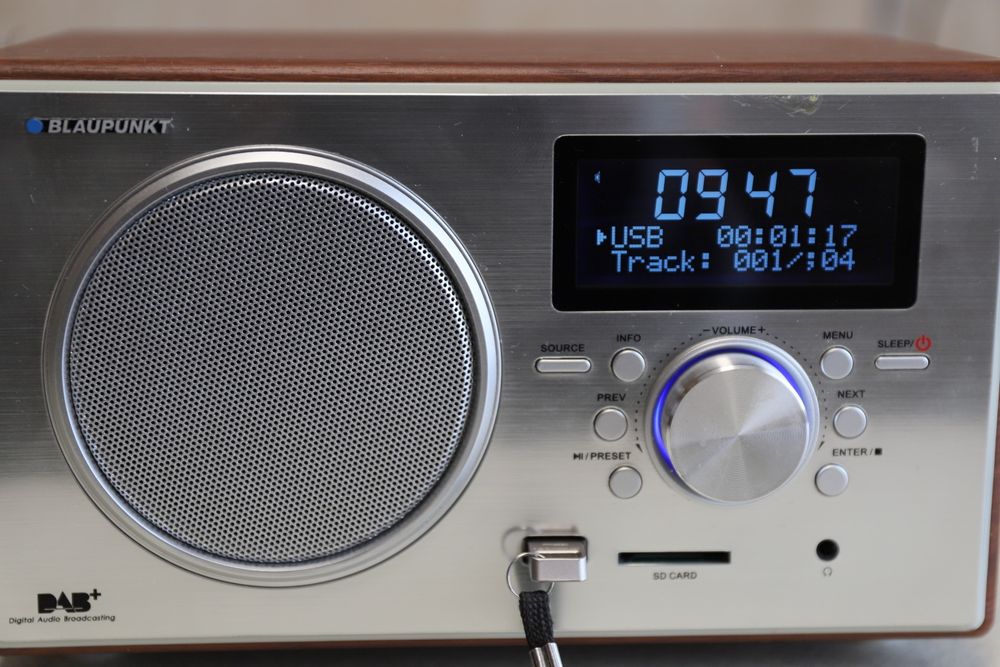Blaupunkt  FM , USB , DAB +