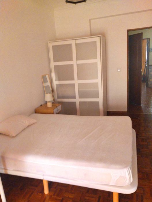 Quarto mobiliado Arroios