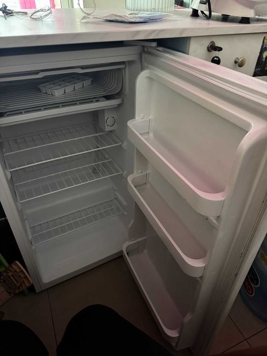 Продається обладнання та меблі для кав'ярні. Куплене новим 14 міс тому