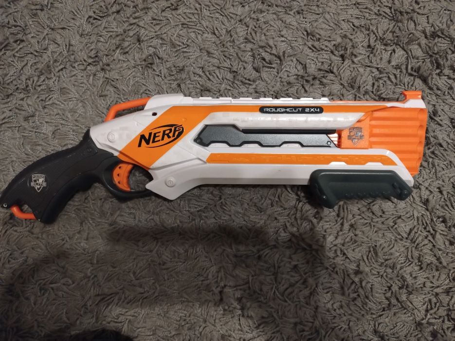 Nerf roughcut ośmiostrzałowy