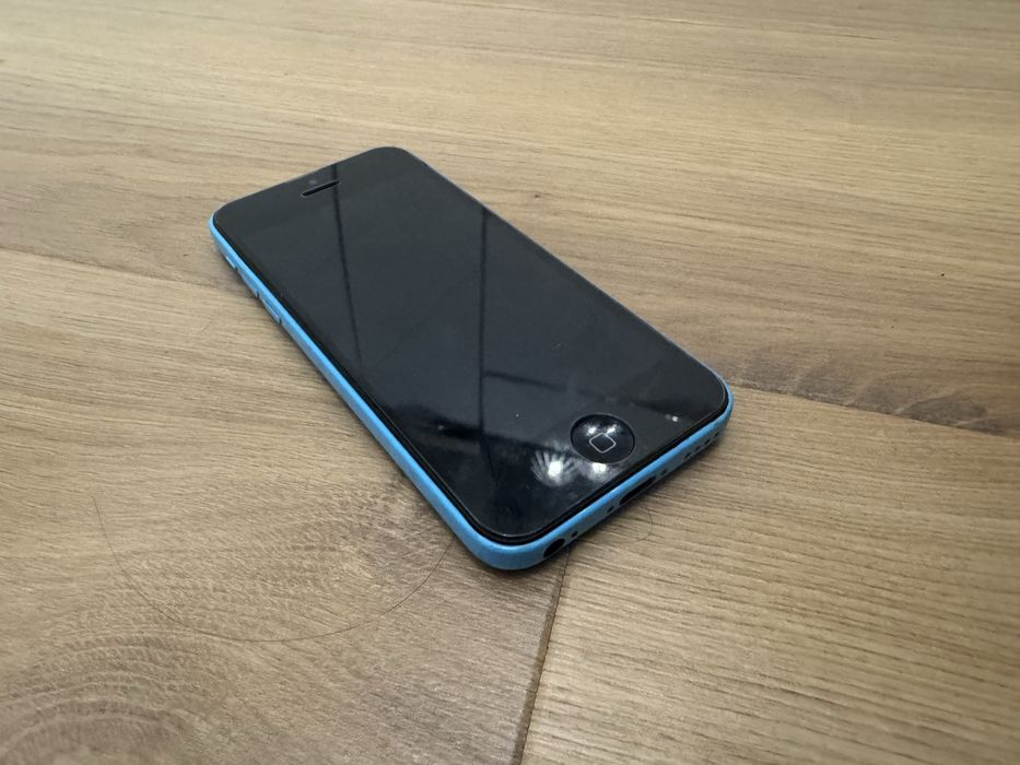 Iphone 5c ladny niebieski