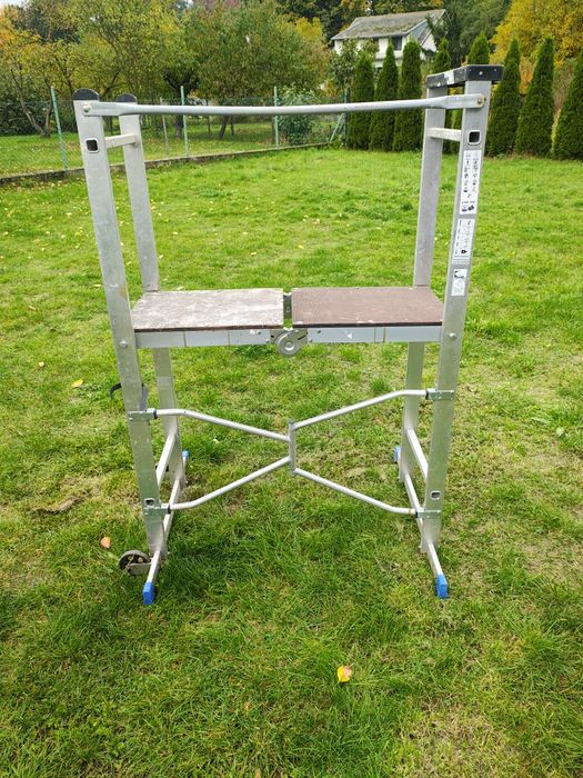 Popodest roboczy aluminiowy ,składany na kółkach