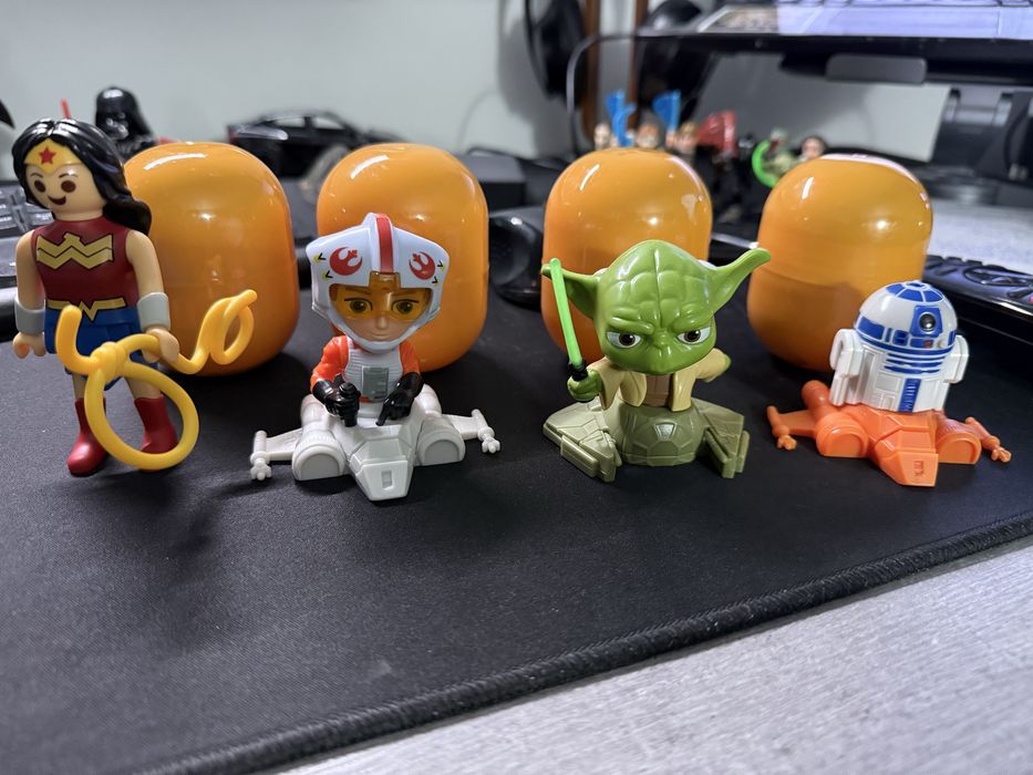 Фігурки kinder maxi зоряні війни та супергерої