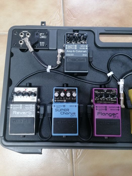 Pedais da Boss (vendo em separado)