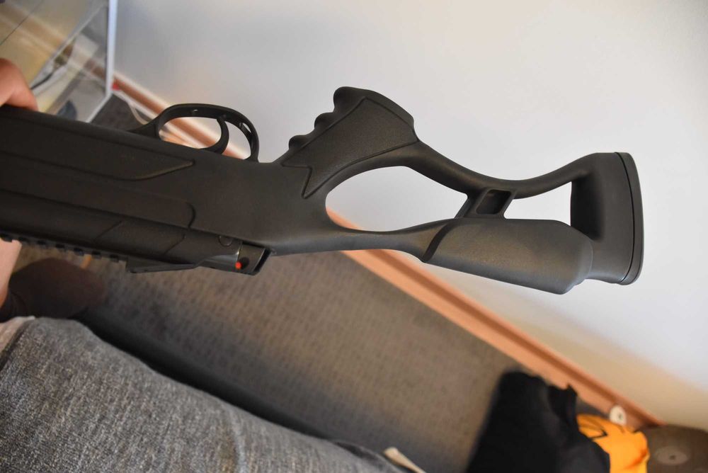 Carabina Hatsan AirTact ED 4,5 mm + 2.000 chumbos — Como Nova Pressao de ar Mola
