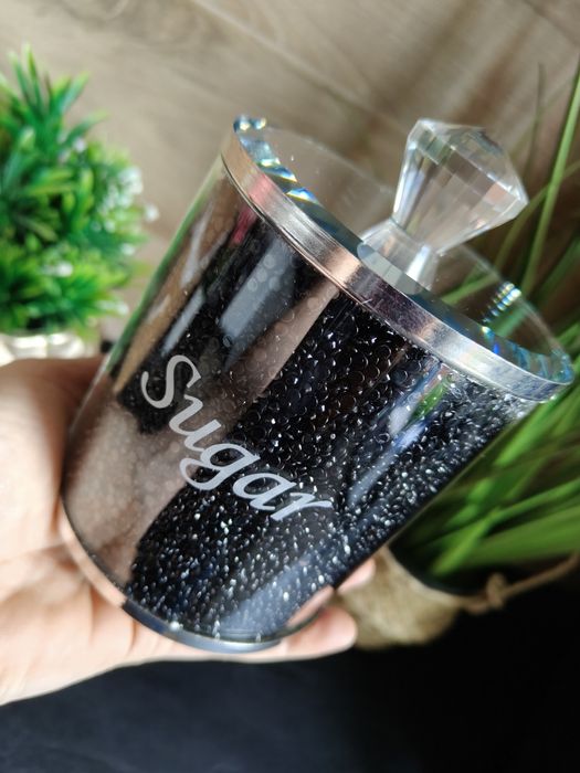 Elegancki pojemnik kuchenny na cukier szklany z czarnymi kryształkami