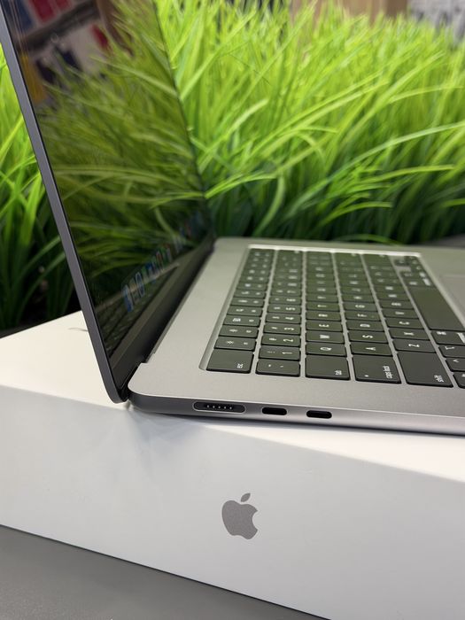 MacBook Air M2 15 2023 8/256GB Space Gray, повний комплект, гарантія