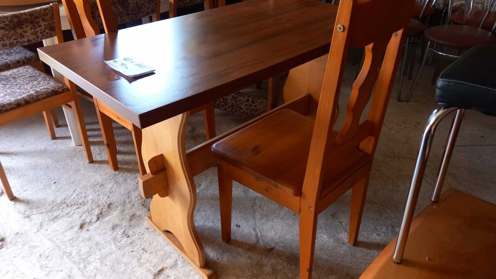 Stół i 2 krzesła drewniane-stan dobry