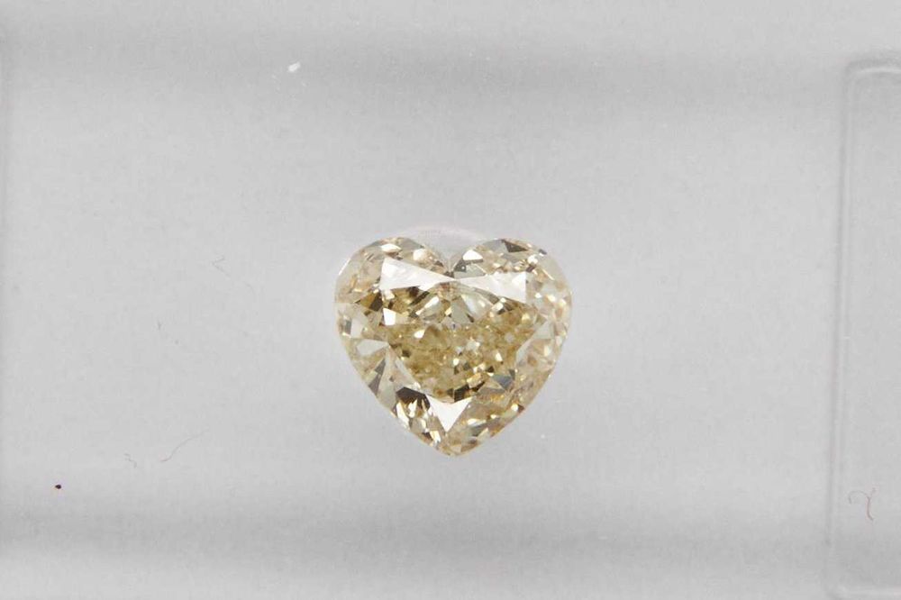 Diamante Natural Formato Coração 0.32ct - IGI - Fancy Light Yellow