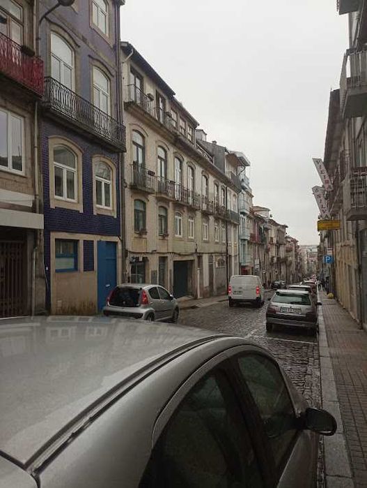prédio na rua do almada, no porto (à camara do porto)