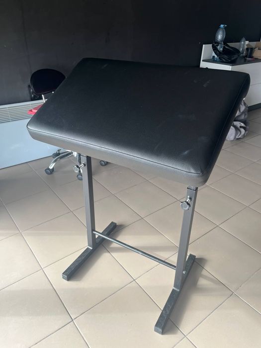 Косметологічна кушетка