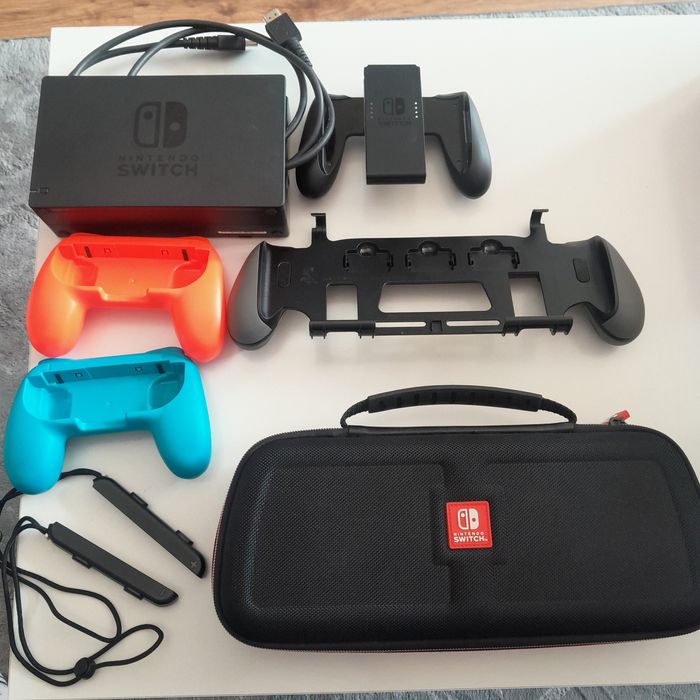 Nintendo Switch plus dodatki