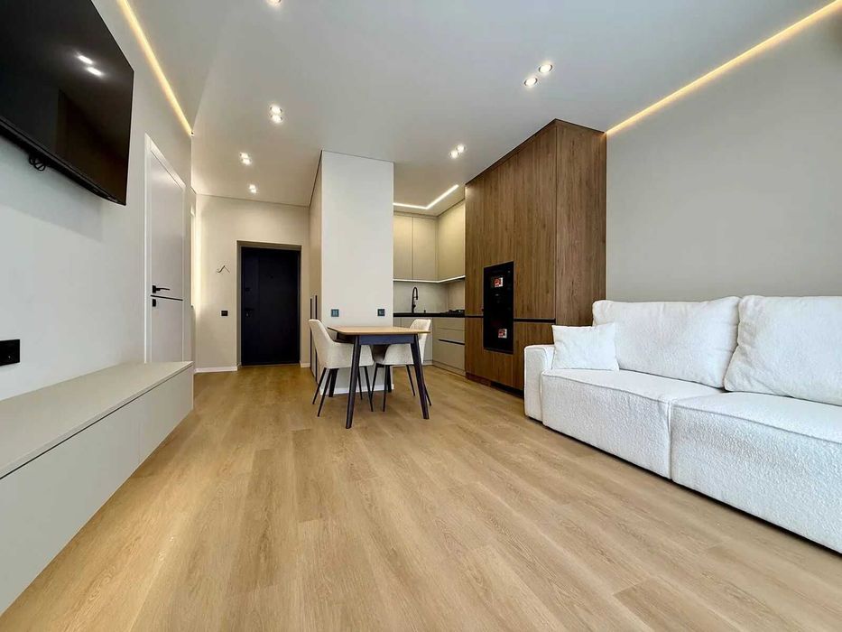 1-кімнатна з новим ремонтом, 42 м2