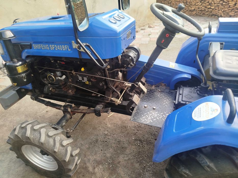 Трактор Shifeng 240BFL