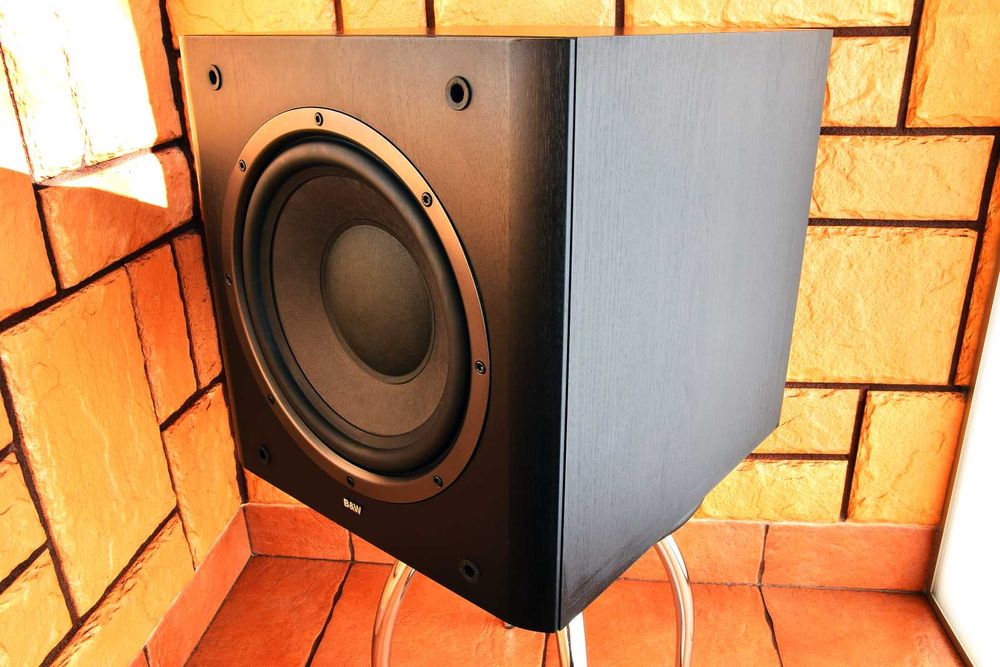 Subwoofer do muzyki B&W ASW-650 I właściciel