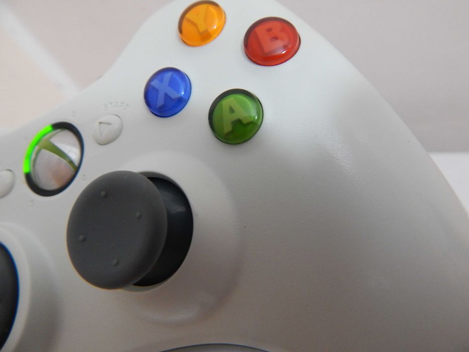 Oryginalny Biały White kontroler gamepad do Xbox 360 i PC Microsoft stan bardzo dobry