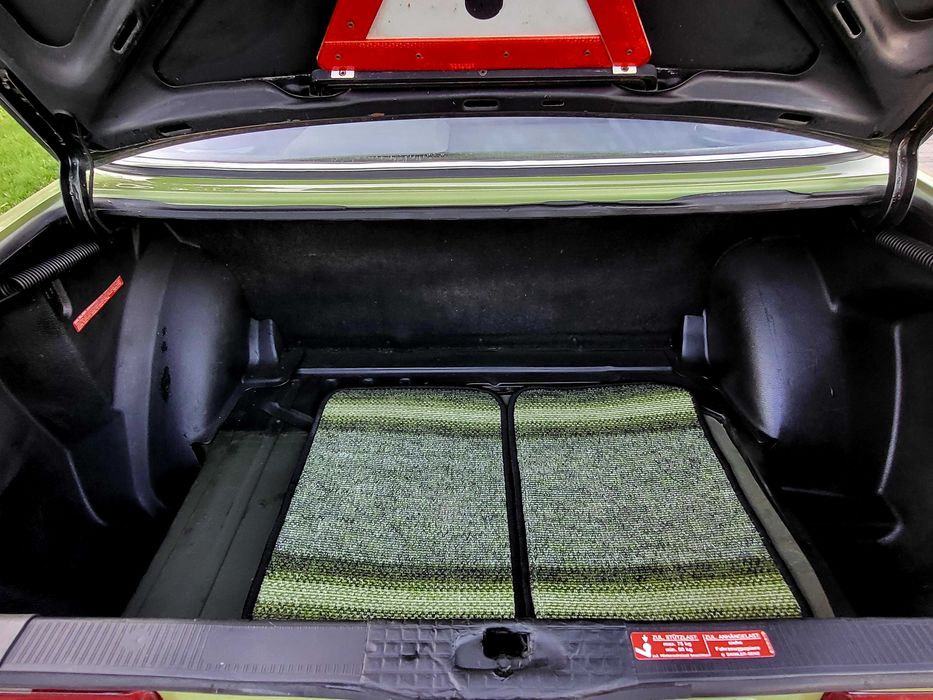 Mercedes-123  Classic  Old Car