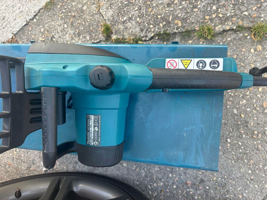 Electroserra 2.000W 40cm UC4050A Makita como NOVA