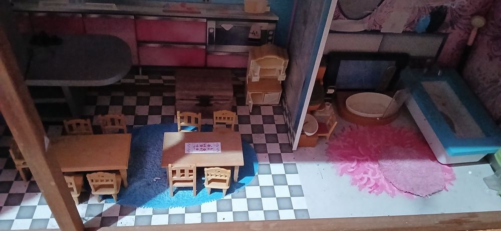 Casa de boneca com acessórios