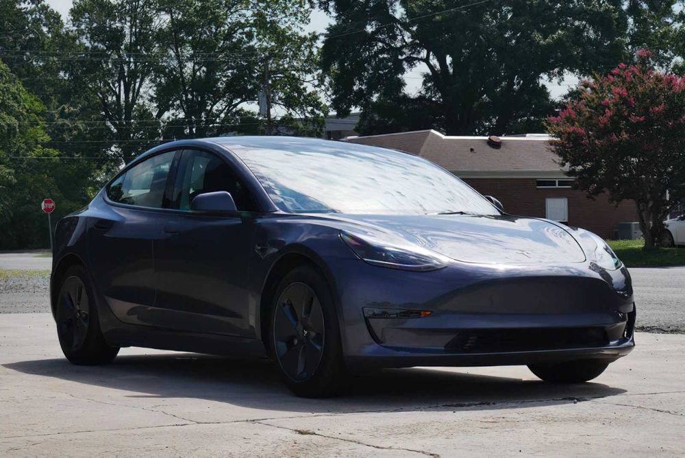 Tesla Model 3      2023