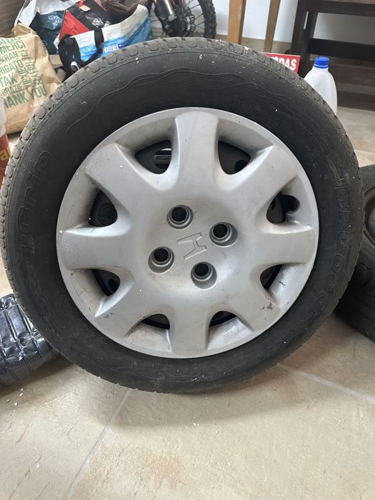 Pneus com jante ferro honda 185/60/14