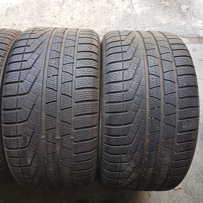 Зимняя резина, шины 295 35 R19 Pirelli (Пирели) 2шт.